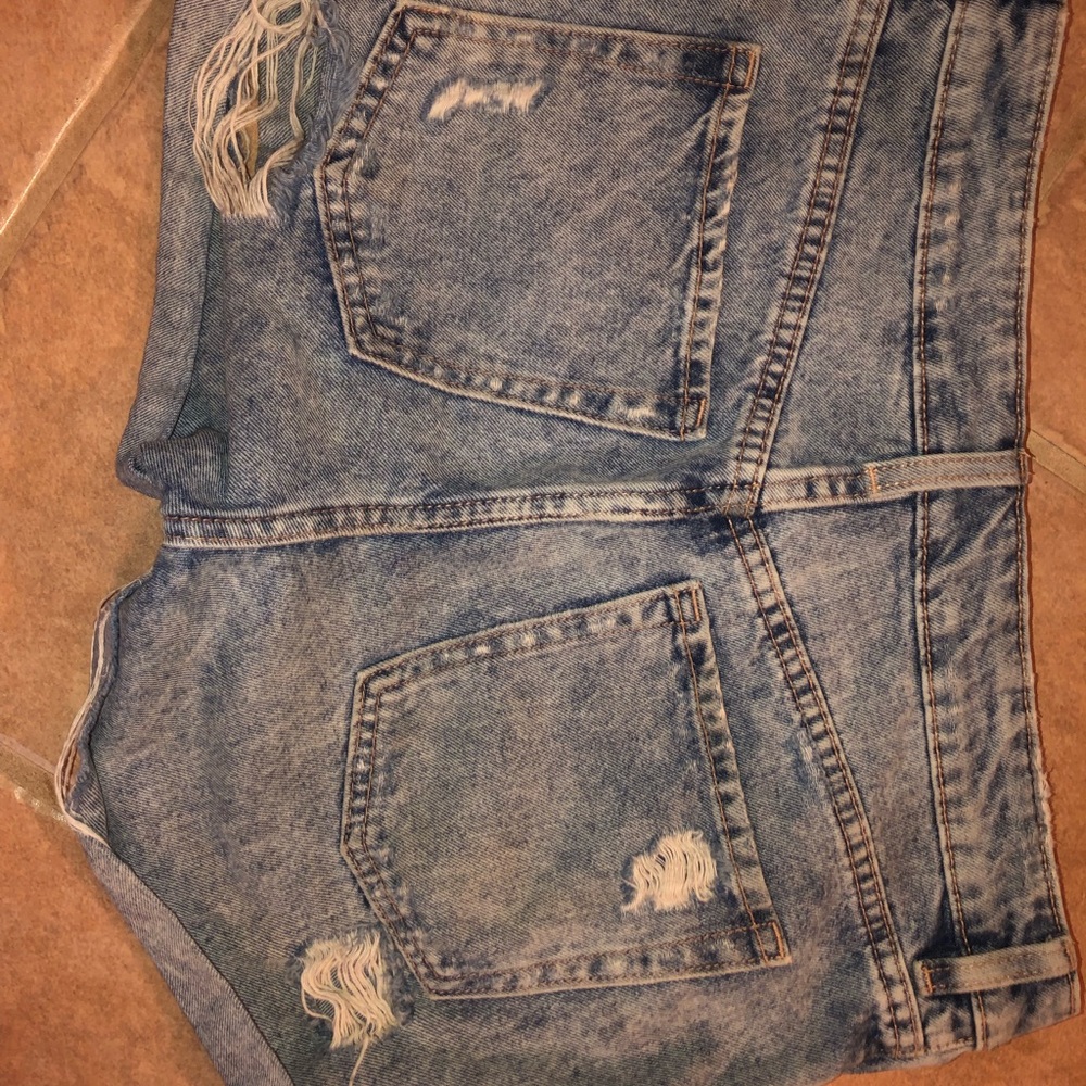 H&M DENIM SHORTS - Picture 4 of 4